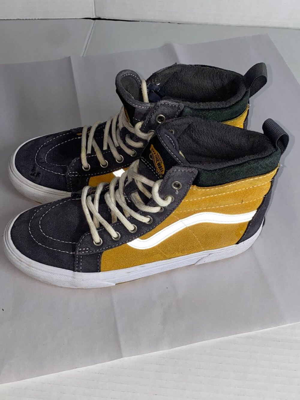 Vans - Picture 2 of 4